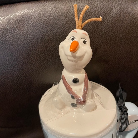 Rae Dunn WORTH MELTING FOR Disney Frozen Ceramic Cup with OLAF topper BRAND NEW! - Picture 2 of 3